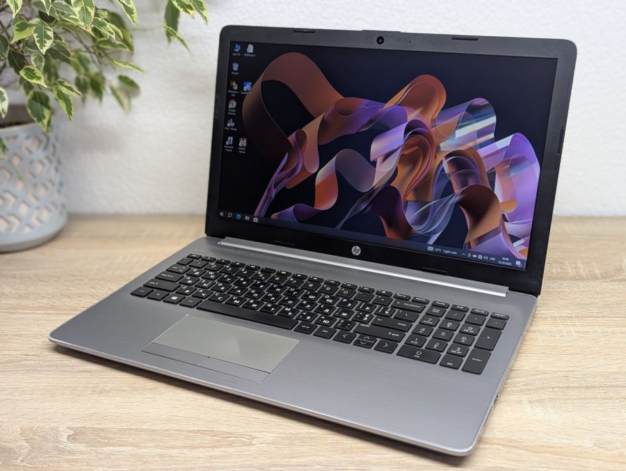 Ноутбук Б/В HP Notebook 255 G7, AMD Ryzen 3 3200U, DDR4 8 GB, SSD 128GB, AMD Radeon Vega, 15.6" Full HD