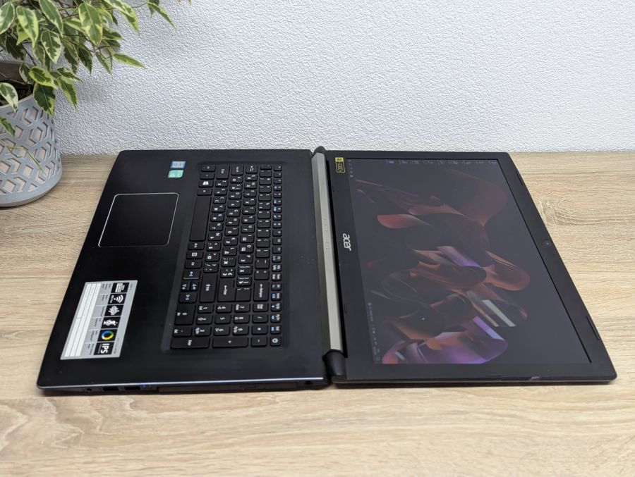 Ноутбук Б/В Acer Aspire A517 51G, Intel Core i7-8550U, DDR4 12 GB, SSD 128GB + HDD 512GB, NVIDIA GeForce MX150 2Gb, 17" Full HD