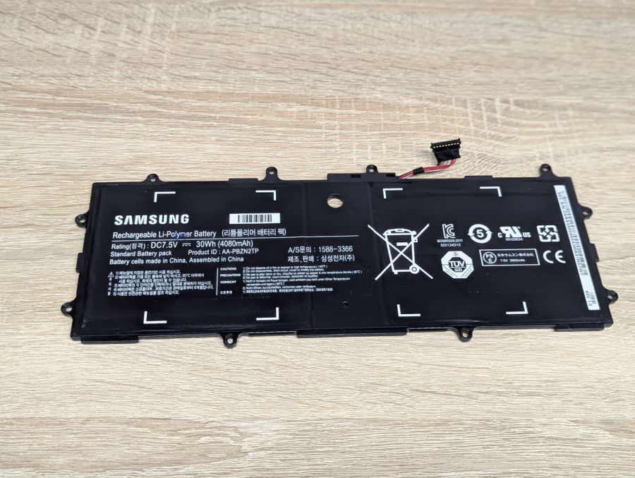 Б/В Оригінальна акумуляторна батарея Samsung 1588-3366