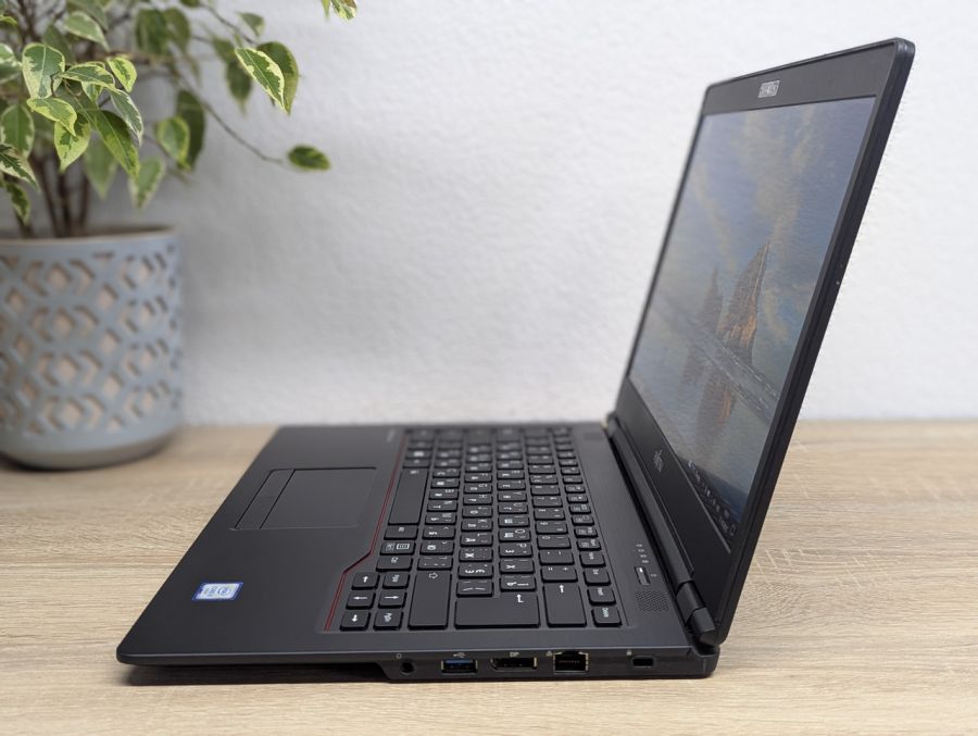 Ноутбук Б/В Fujitsu U747, Intel Core i5-6200U, DDR4 8 GB, SSD 128GB, 14" Full HD