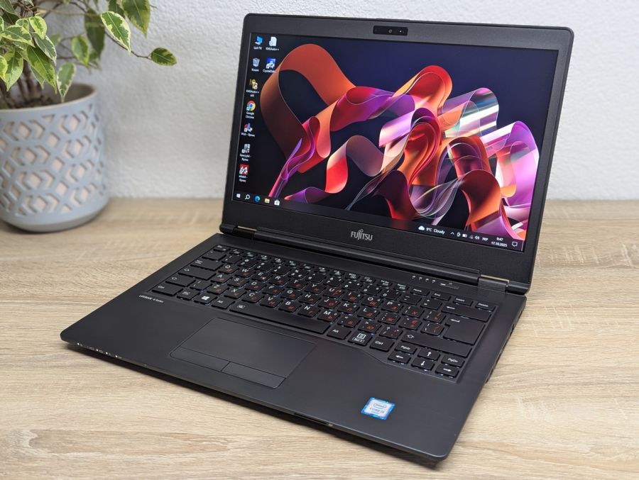 Ноутбук Б/В Fujitsu U747, Intel Core i5-6200U, DDR4 8 GB, SSD 256GB, 14" Full HD