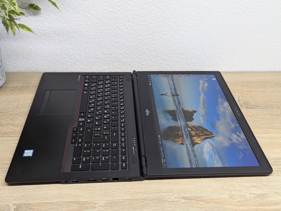 Ноутбук Б/В Fujitsu U759, Intel Core i5-8665U, DDR4 8 GB, SSD 256GB, 15.6" Full HD
