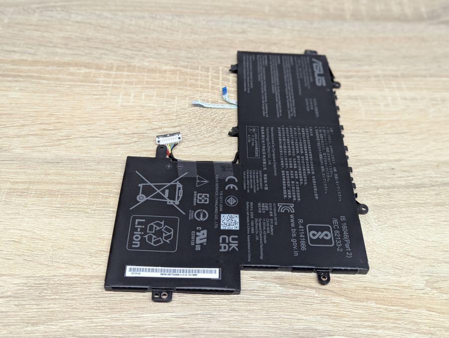 Б/В Оригінальна акумуляторна батарея Asus C31N1836