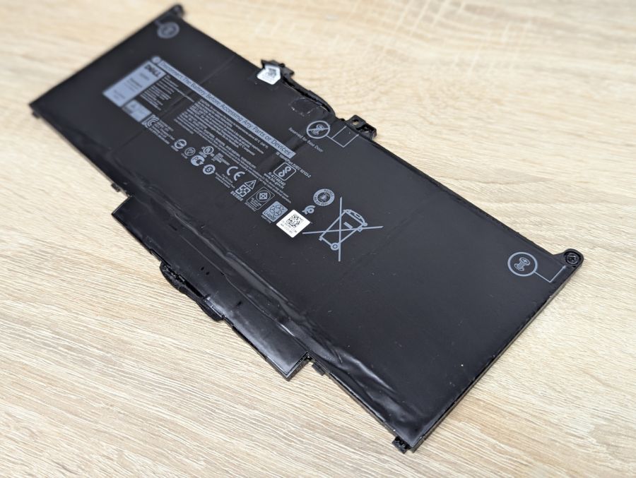 Б/В Оригінальна акумуляторна батарея Dell MXV9V