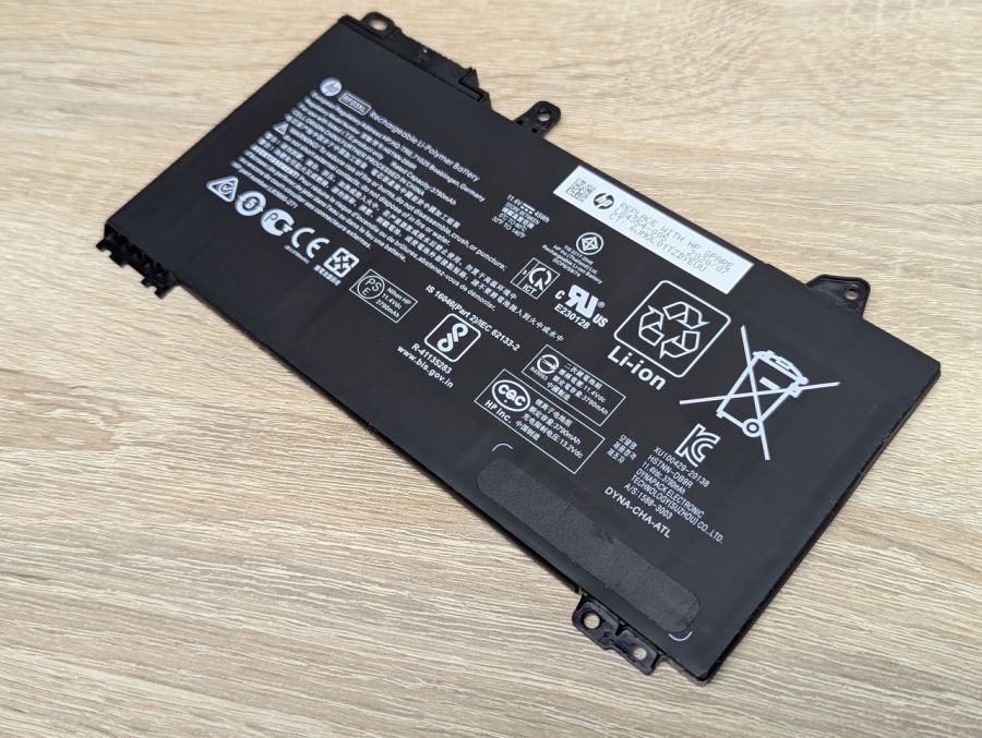 Б/В Оригінальна акумуляторна батарея HP RF03XL