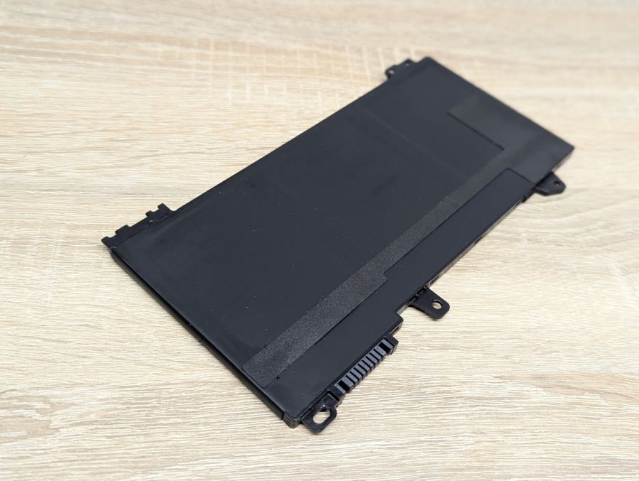 Б/В Оригінальна акумуляторна батарея HP RF03XL