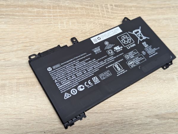 Б/В Оригінальна акумуляторна батарея HP RF03XL
