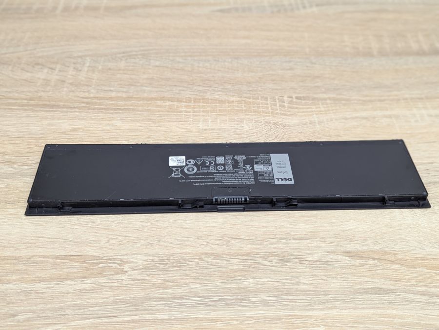 Б/В Оригінальна акумуляторна батарея Dell 3RNFD