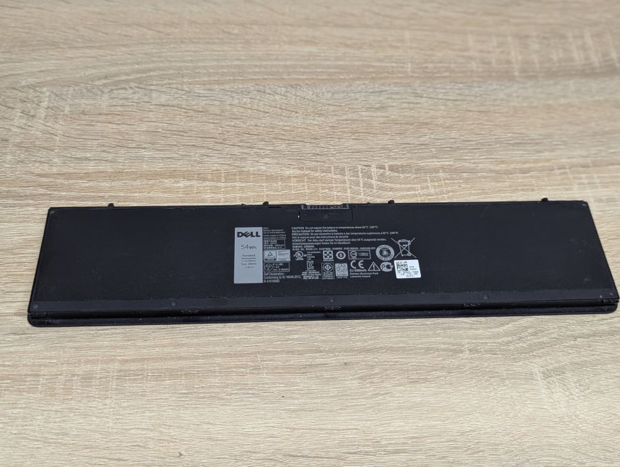 Б/В Оригінальна акумуляторна батарея Dell 3RNFD