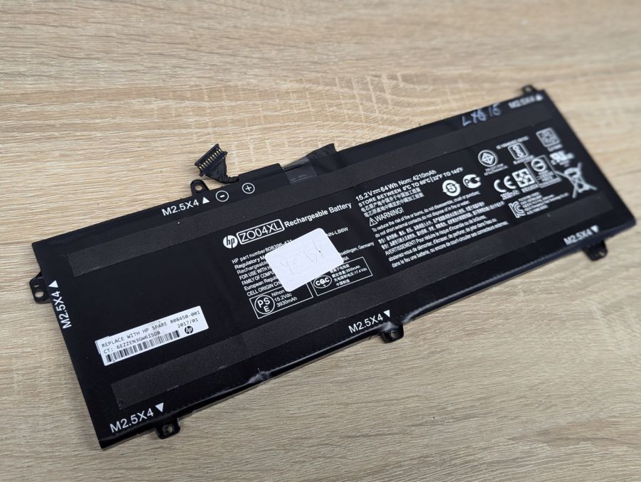 Б/В Оригінальна акумуляторна батарея HP ZO04XL