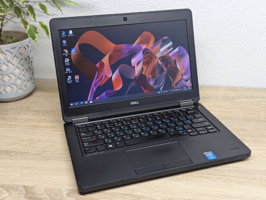 Уцінка! Ноутбук Б/В Dell Latitude E5250, Intel Core i5-5300U, DDR4 8 GB, SSD 128GB, 12.5" HD