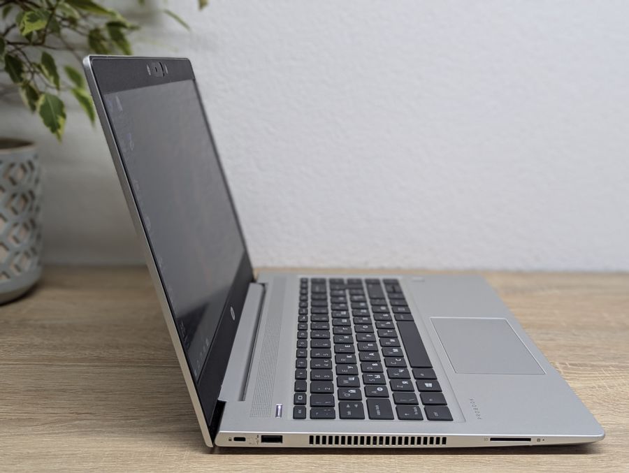 Уцінка! Ноутбук Б/В HP ProBook 445 G7, AMD Ryzen 5 4500U, DDR4 8 GB, SSD 128GB, AMD Radeon Graphics, 14" Full HD