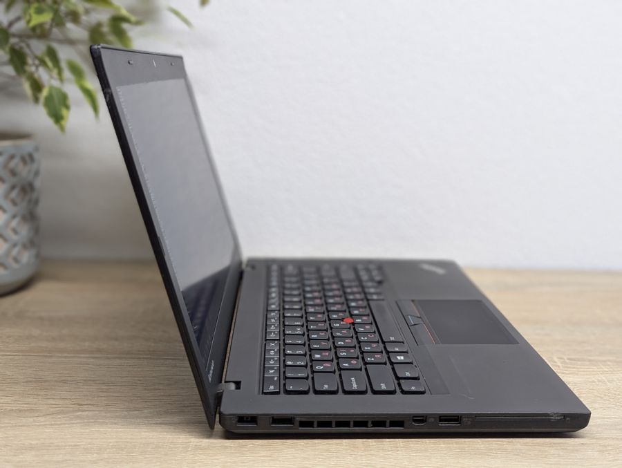 Уцінка! Ноутбук Б/В Lenovo ThinkPad T450, Intel Core i5-5300U, DDR3 8 GB, SSD 128GB, 14" HD