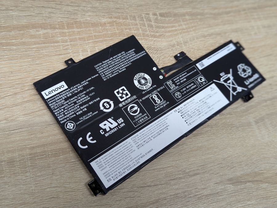 Б/В Оригінальна акумуляторна батарея Lenovo L19L3PG1