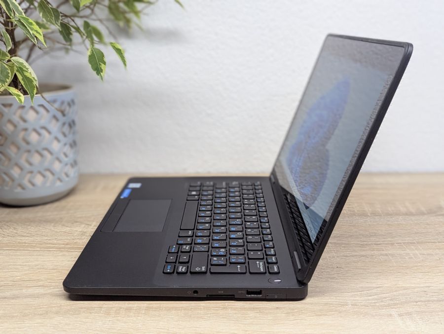 Ноутбук Б/В Dell Latitude E7270, Intel Core i7-6600U, DDR4 8 GB, SSD 256GB, 12" Full HD Сенсор