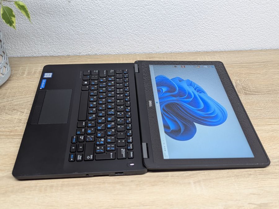 Ноутбук Б/В Dell Latitude E7270, Intel Core i7-6600U, DDR4 8 GB, SSD 256GB, 12" Full HD Сенсор