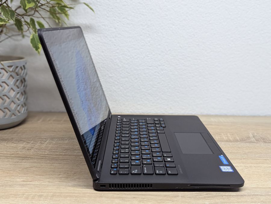 Ноутбук Б/В Dell Latitude E7270, Intel Core i7-6600U, DDR4 8 GB, SSD 256GB, 12" Full HD Сенсор