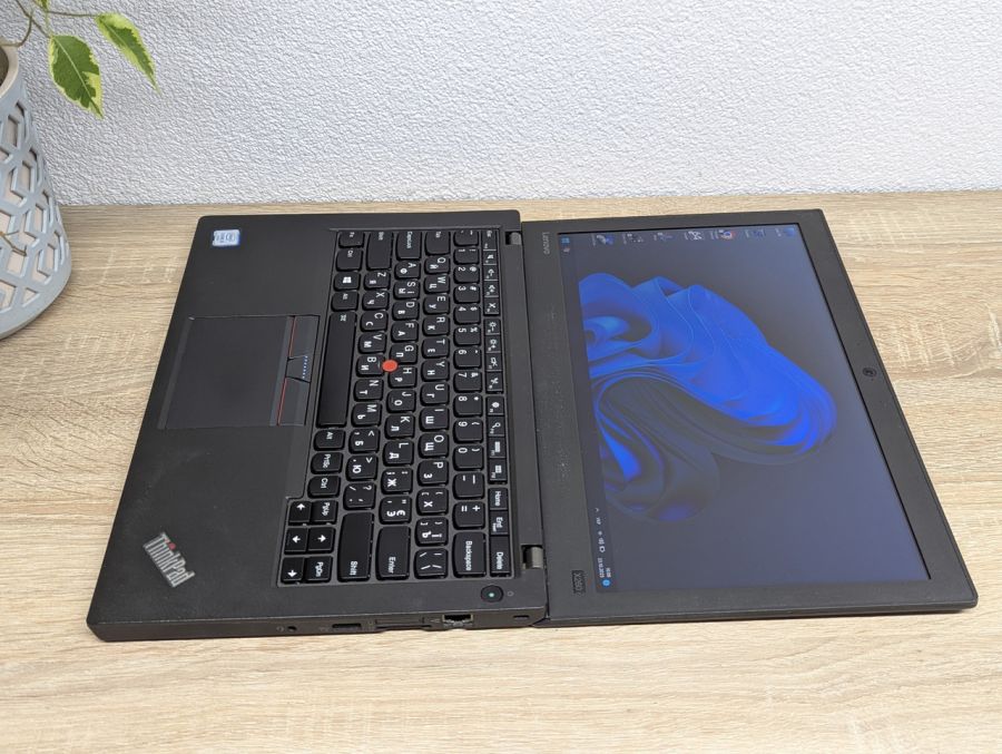 Ноутбук Б/В Lenovo ThinkPad X260, Intel Core i5-6200U, DDR4 8GB, SSD 128GB, 12" HD