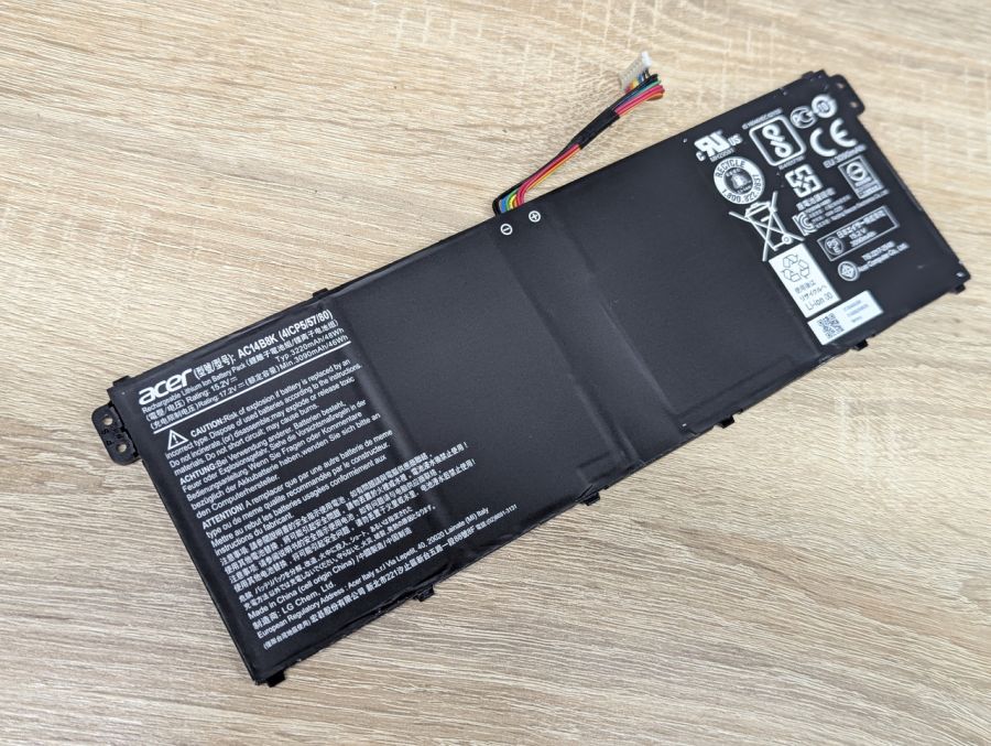 Б/В Оригінальна акумуляторна батарея Acer AC14B8K