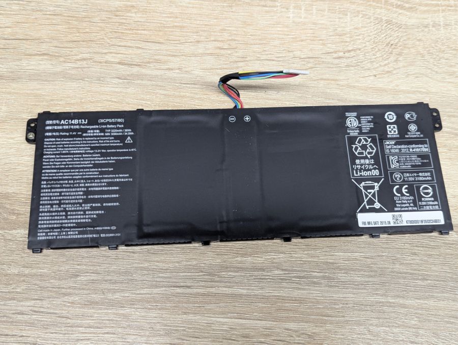 Б/В Оригінальна акумуляторна батарея Acer AP14В13J