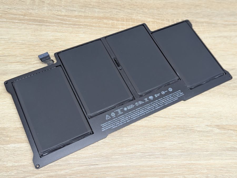 Б/В Оригінальний акумулятор Apple A1496