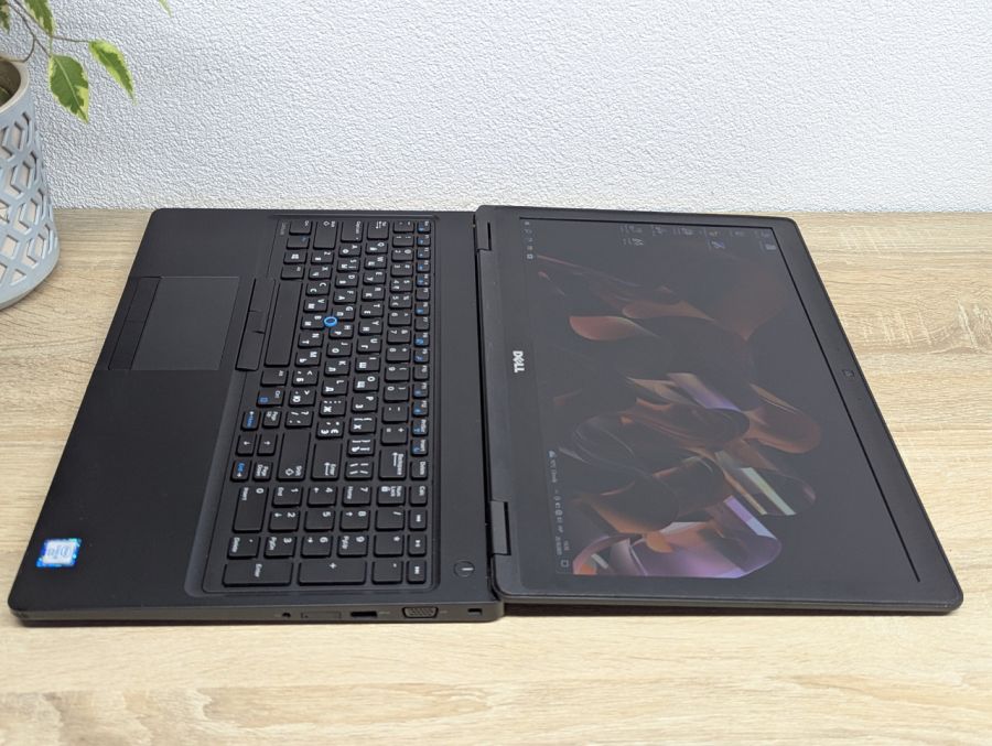 Уцінка! Ноутбук Б/В Dell Latitude 5580, Intel Core i5-6300U, DDR4 8 GB, SSD 256GB, 15.6" Full HD