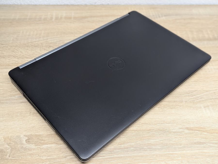 Ноутбук Б/В Dell Latitude E5570, Intel Core i5-6440HQ, DDR4 8GB, SSD 256GB, AMD Radeon R7 M370 2GB, 15.6" Full HD