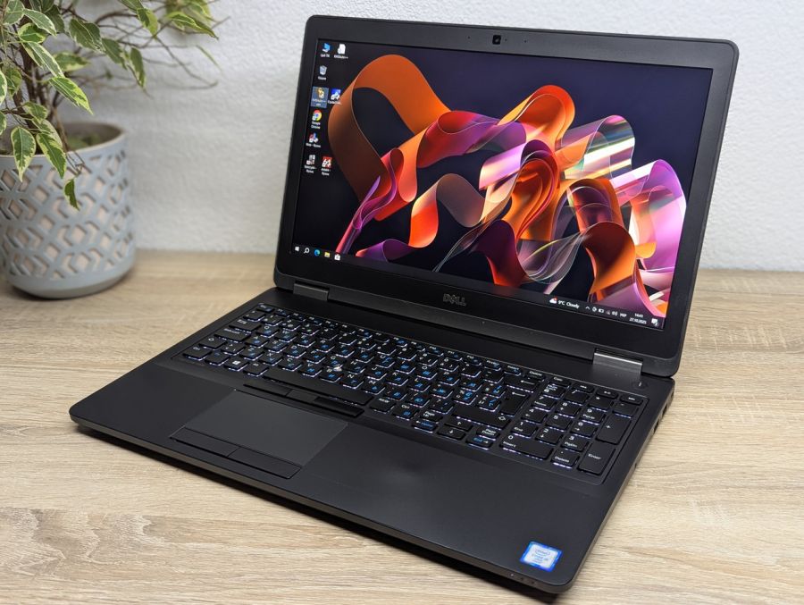 Ноутбук Б/В Dell Latitude E5570, Intel Core i5-6300U, DDR4 8 GB, SSD 128GB, 15.6" Full HD