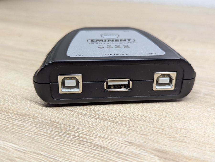 Б/В Комутатор Eminent EM1019 4 Port Switchbox USB 2.0.