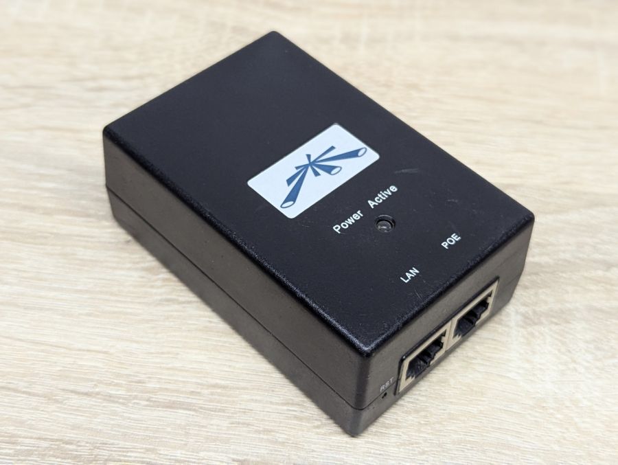 Б/В PoE-адаптер Ubiquiti POE-24-1-12W.