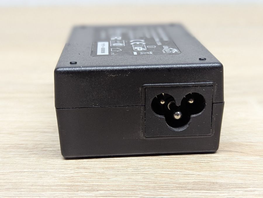Б/В PoE-адаптер Ubiquiti POE-24-1-12W.