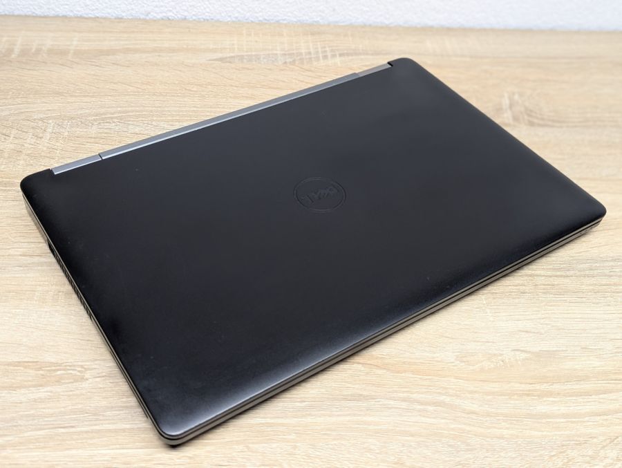 Ноутбук Б/В Dell Latitude E5570, Intel Core i5-6300U, DDR4 8 GB, SSD 256GB, AMD Radeon R7 M360 2Gb, 15.6" Full HD