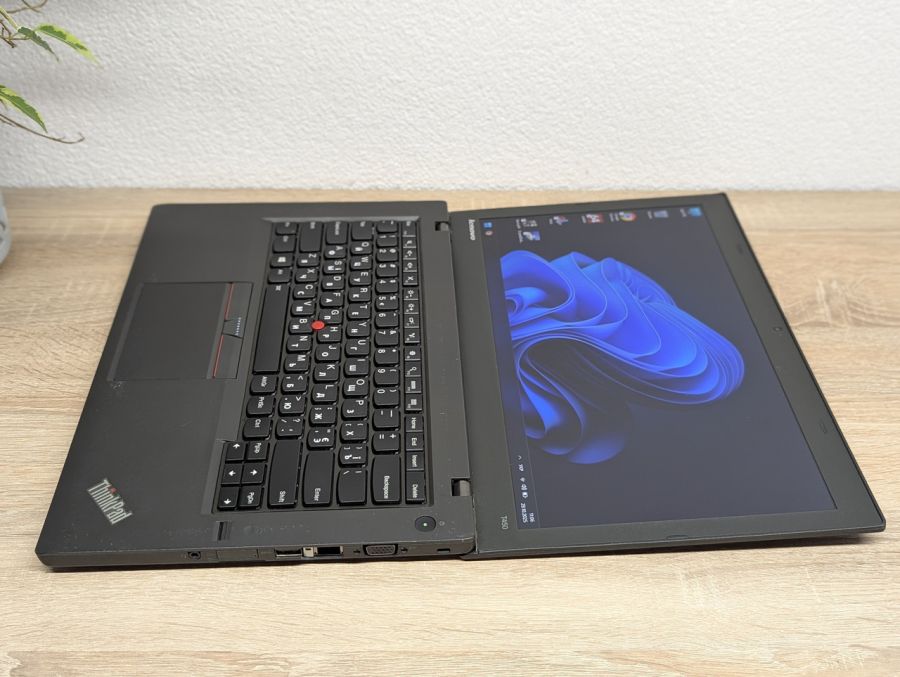 Уцінка! Ноутбук Б/В Lenovo ThinkPad T450, Intel Core i5-5200U, DDR3 8 GB, SSD 128GB, 14" Full HD