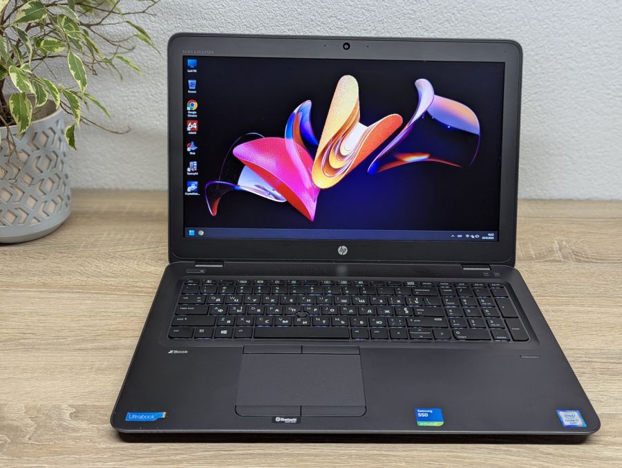 Ноутбук Б/В HP ZBook 15U G3, Intel Core i7-6500U, DDR4 32GB, SSD 128GB + SSD 320GB, AMD FirePro W4190M 2GB, 15.6" Full HD