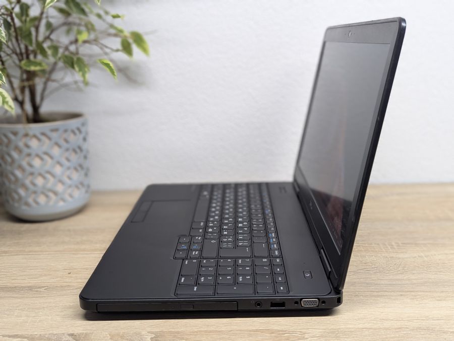 Уцінка! Ноутбук Б/В Dell Latitude E5540, Intel Core i5-4310U, DDR3 16 GB, SSD 256GB, GT 720M 2Gb, 15.6" Full HD