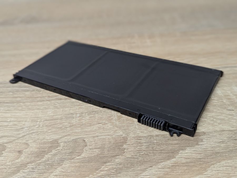 Б/В Оригінальна акумуляторна батарея HP RR03XL