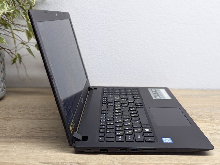Ноутбук Б/В Acer Aspire A315-51, Intel Core i3-7100U, DDR4 8GB, SSD 128GB, 15.6" Full HD