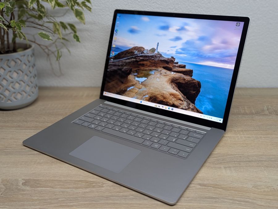 Уцінка! Ноутбук Б/В Microsoft Surface Laptop 4, AMD Ryzen 7 3780U, DDR4 8 GB, SSD 256GB, AMD Radeon Graphics, 14" Full HD Сенсор