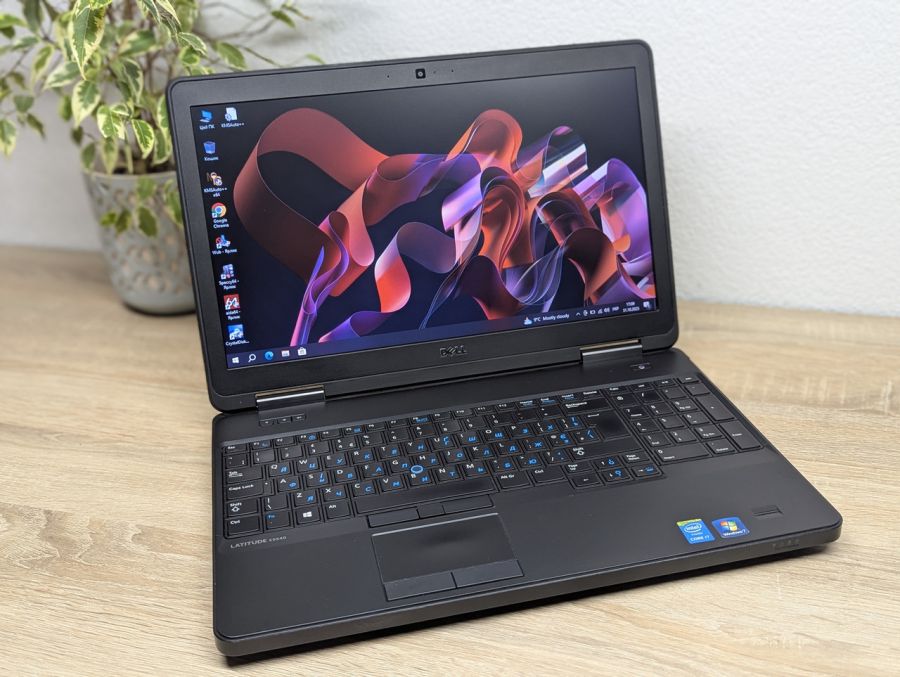 Ноутбук Б/В Dell Latitude E5540, Intel Core i7-4600U, DDR3 8 GB, SSD 128GB, NVIDIA GeForce GT 720M 2Gb, 15.6"