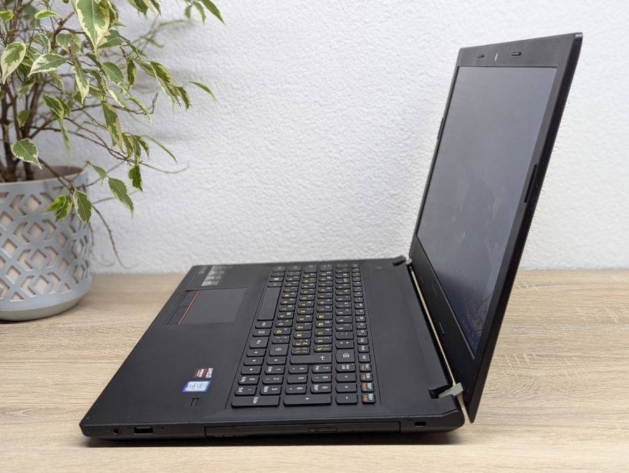 Уцінка! Ноутбук Б/В Lenovo E51-80, Intel Core i7-6500U, DDR3 16 GB, SSD 256GB, AMD Radeon R5 M330, 15.6"