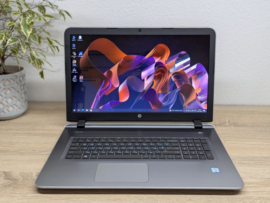 Ноутбук Б/В HP Pavilion 17 Notebook, Intel Core i3-6100U, DDR3 8 GB, SSD 128GB, 17" HD