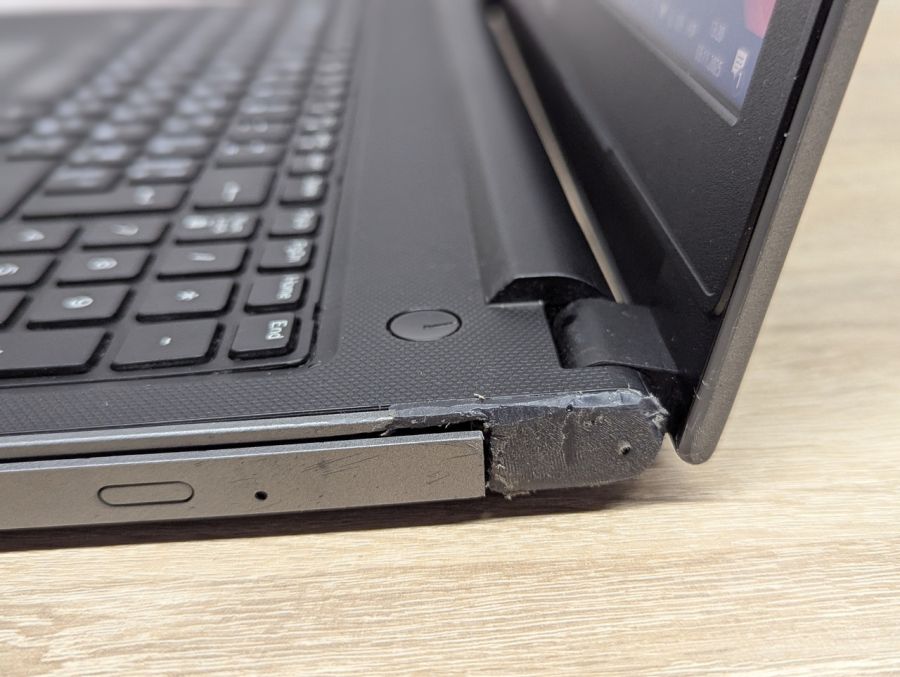 Уцінка! Ноутбук Б/В Dell Vostro 15-3568, Intel Core i3-7100U, DDR4 8 GB, SSD 128GB, 15.6" HD