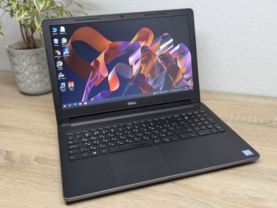 Уцінка! Ноутбук Б/В Dell Vostro 15-3568, Intel Core i3-7100U, DDR4 8 GB, SSD 128GB, 15.6" HD