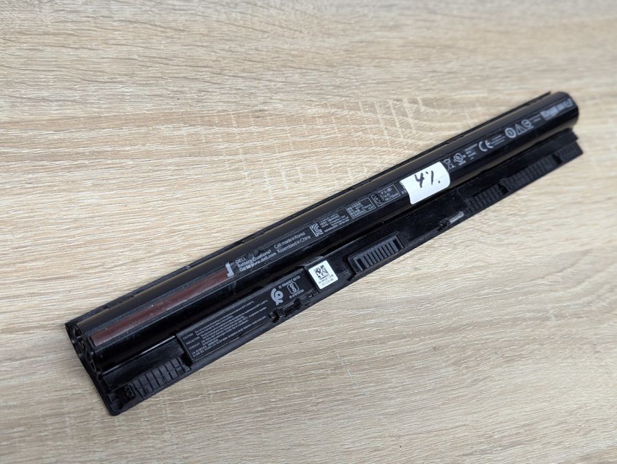 Б/В Оригінальна акумуляторна батарея Dell M5Y1K