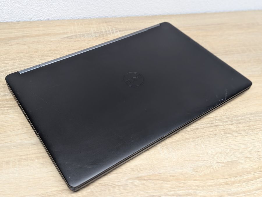 Уцінка! Ноутбук Б/В Dell Latitude E5570, Intel Core i5-6300U, DDR4 8 GB, SSD 128GB, 15.6" HD