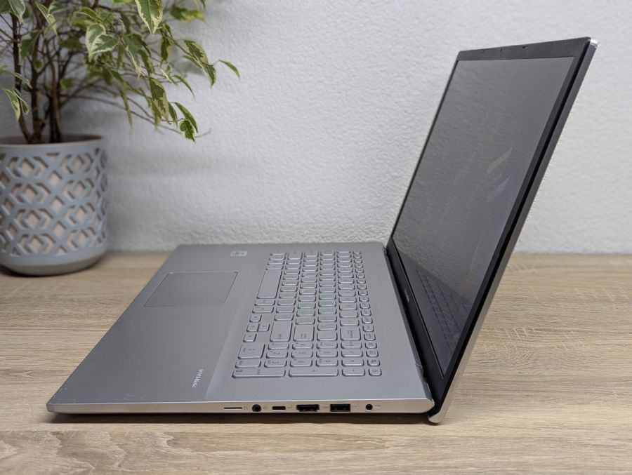 Уцінка! Ноутбук Б/В ASUS Vivobook X712F, Intel Core i3-10110U, DDR4 16 GB, SSD 256GB, 17" Full HD