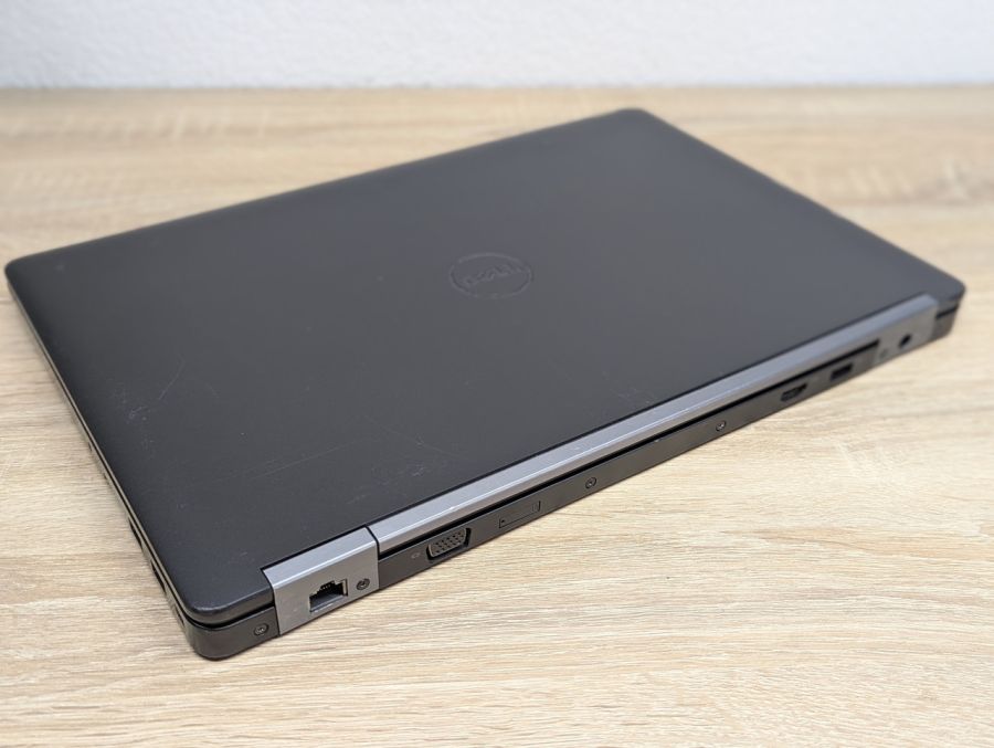 Уцінка! Ноутбук Б/В Dell Latitude E5570, Intel Core i5-6440HQ, DDR4 8 GB, SSD 128GB, AMD Radeon R7 M370 2Gb, 15.6" Full HD