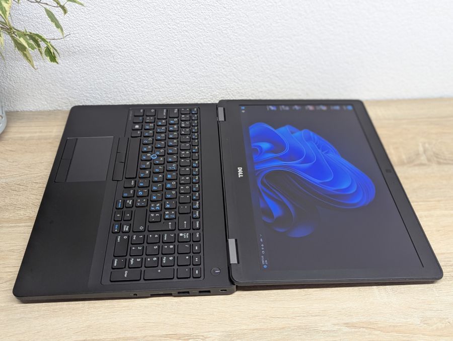 Уцінка! Ноутбук Б/В Dell Latitude E5570, Intel Core i5-6440HQ, DDR4 8 GB, SSD 128GB, AMD Radeon R7 M370 2Gb, 15.6" Full HD