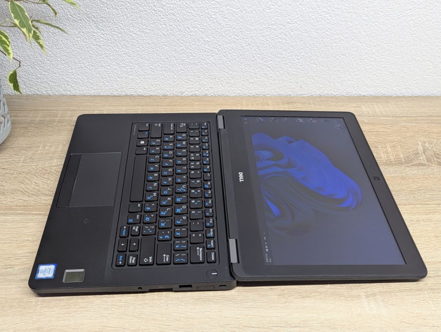 Уцінка! Ноутбук Б/В Dell Latitude E5270, Intel Core i5-6300U, DDR4 8 GB, SSD 128GB, 12" HD