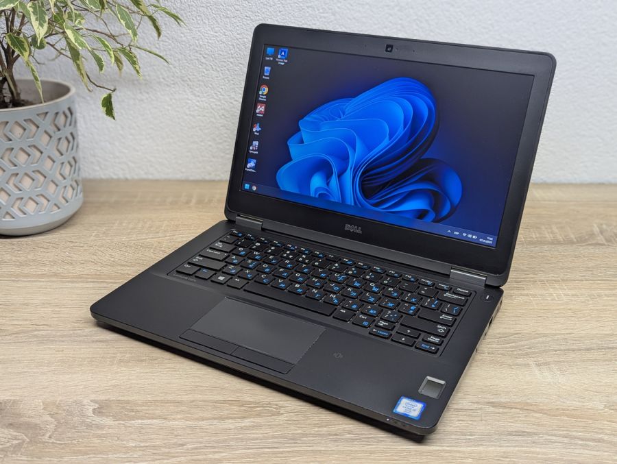 Уцінка! Ноутбук Б/В Dell Latitude E5270, Intel Core i5-6300U, DDR4 8 GB, SSD 128GB, 12" HD